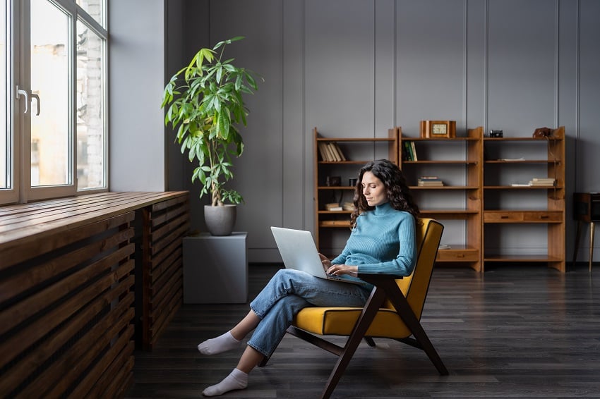young-woman-freelancer-work-on-laptop-at-home-typi-2022-01-21-19-42-38-utc